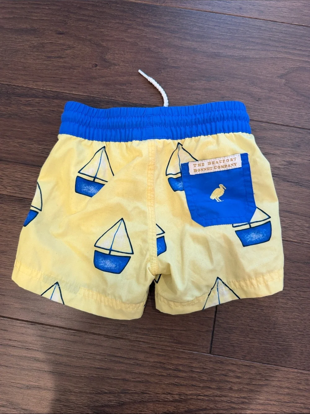 Beaufort Bonnet Company Yellow Sailboat Swim Shorts Size 6-12 Months - C52-023